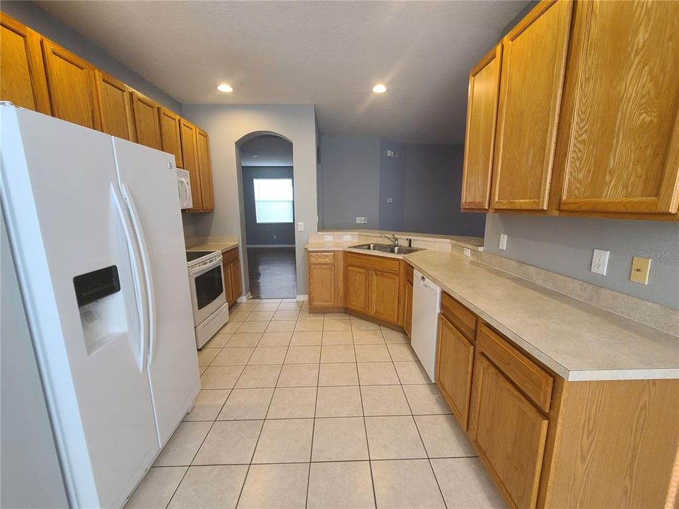 Recently Rented: $1,650 (3 beds, 2 baths, 1738 Square Feet)