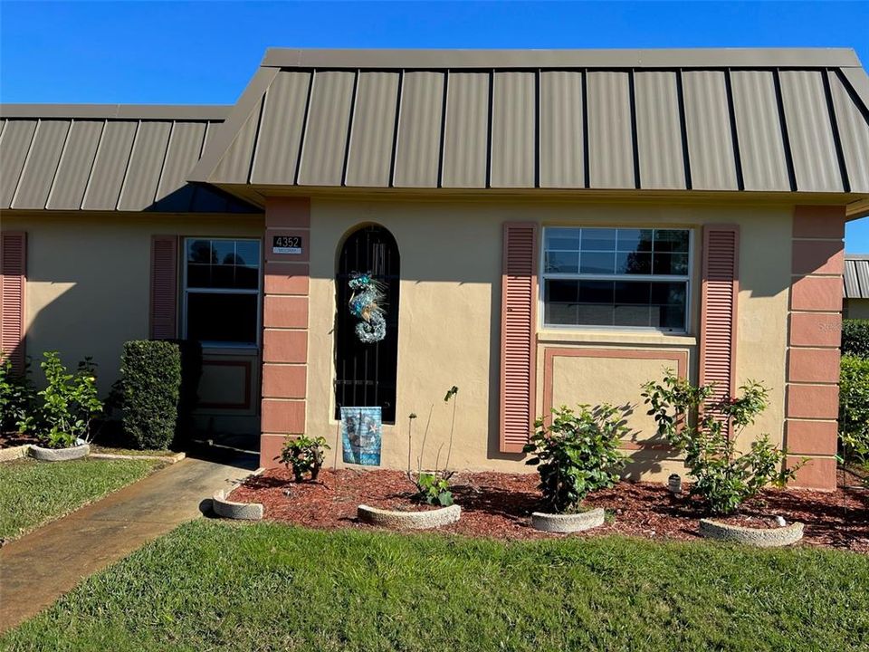 Vendido Recientemente: $129,900 (2 camas, 2 baños, 1050 Pies cuadrados)