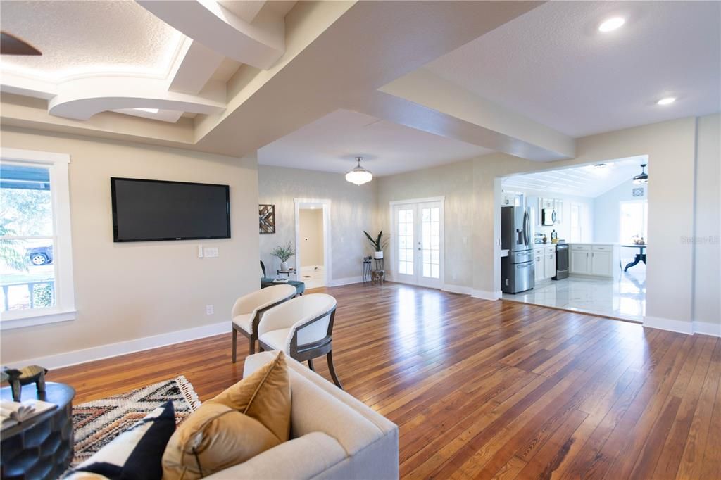 Recently Sold: $799,000 (4 beds, 2 baths, 2724 Square Feet)