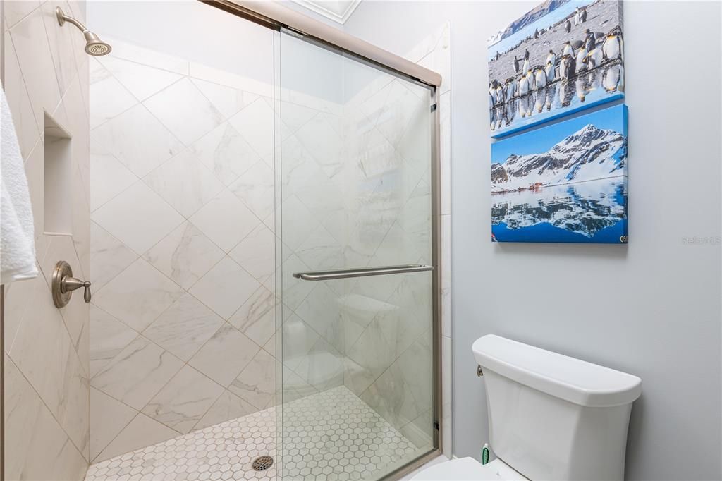 最近售出: $985,000 (3 贝兹, 2 浴室, 2027 平方英尺)