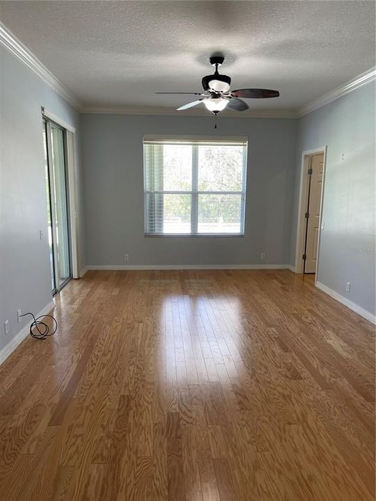 Recently Rented: $2,595 (3 beds, 2 baths, 2160 Square Feet)