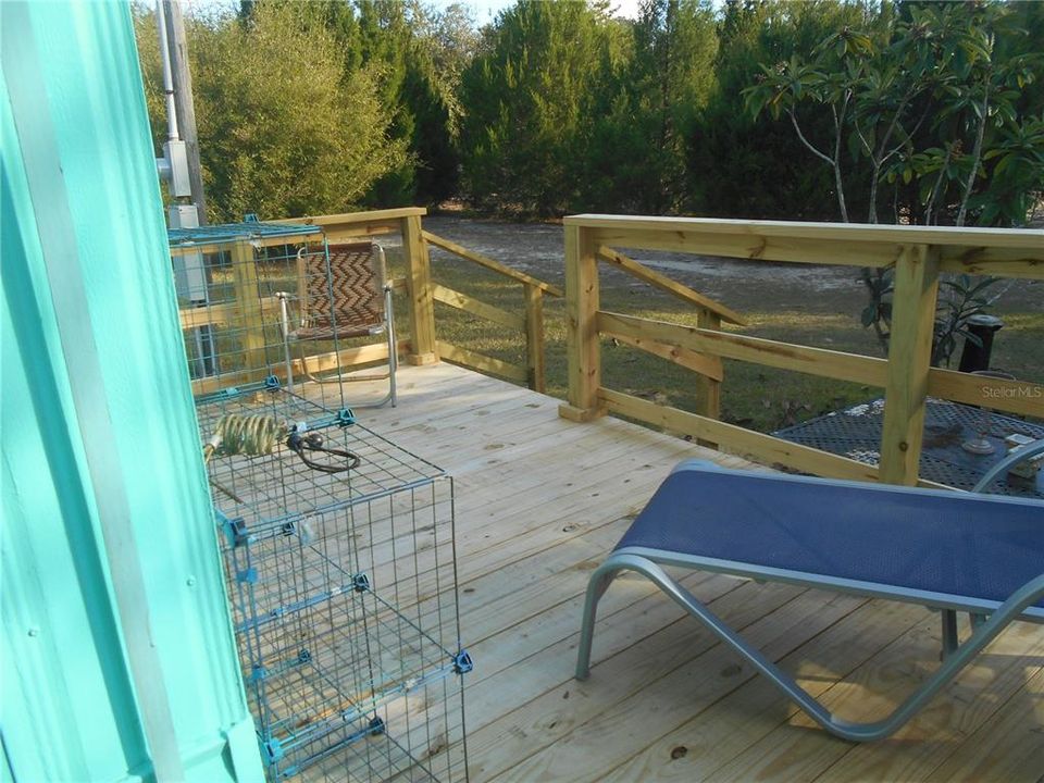 Side deck/porch