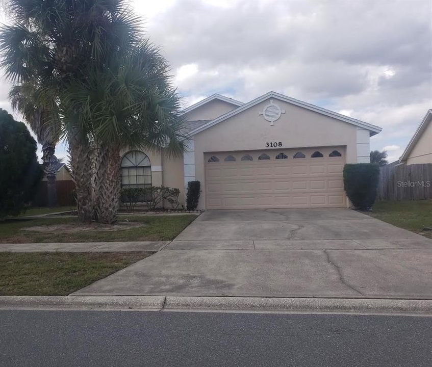 Recently Sold: $299,000 (3 beds, 2 baths, 1377 Square Feet)