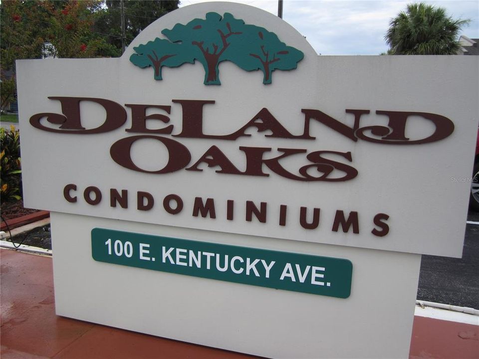 DeLand Oaks