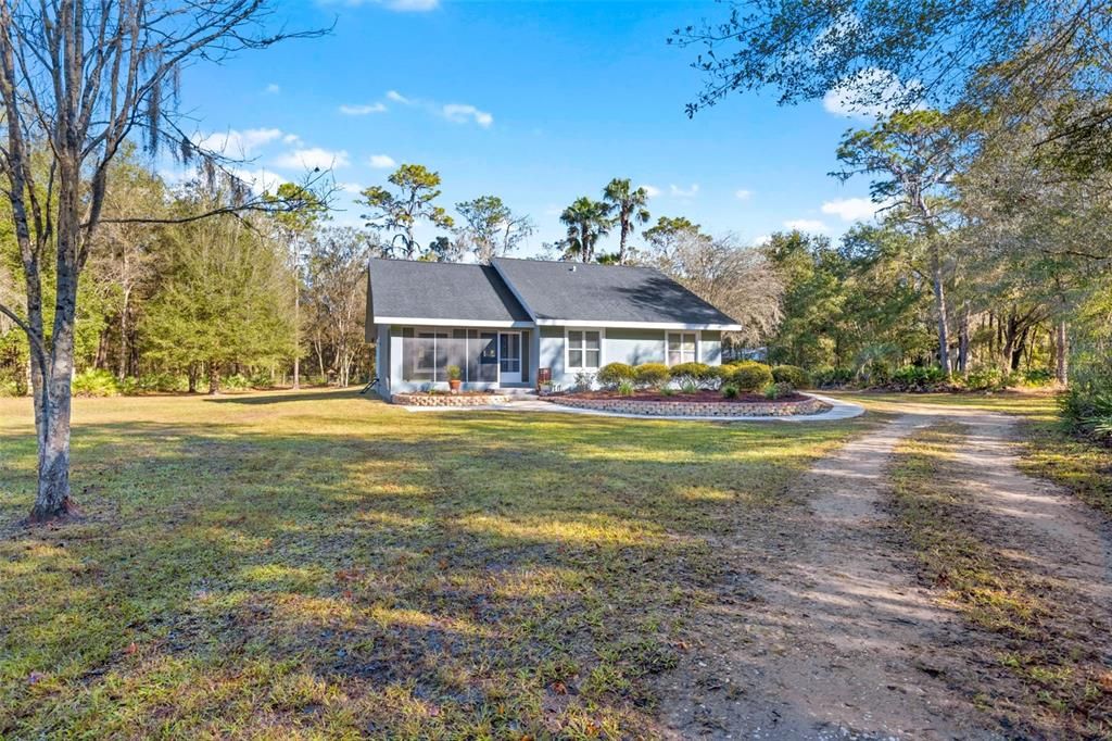 Недавно продано: $475,000 (3 спален, 2 ванн, 1906 Квадратных фут)