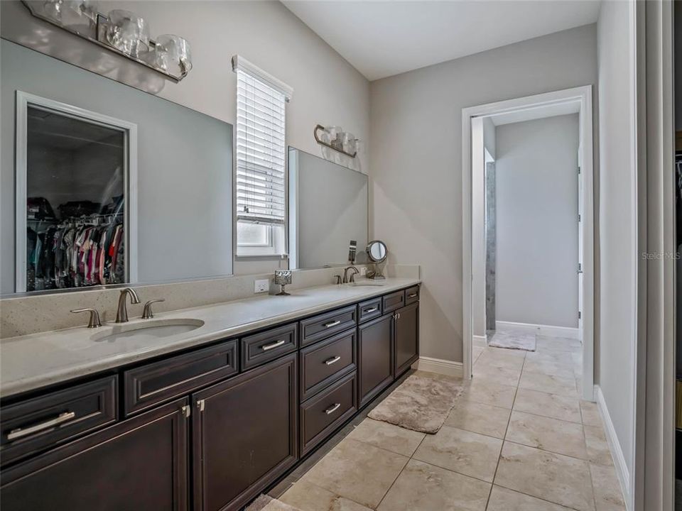 Recently Sold: $600,000 (3 beds, 2 baths, 2839 Square Feet)