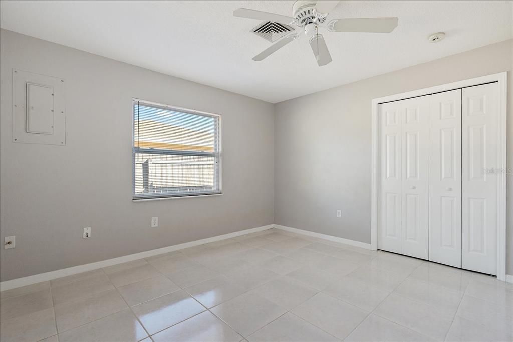 Recently Sold: $275,000 (2 beds, 1 baths, 1149 Square Feet)