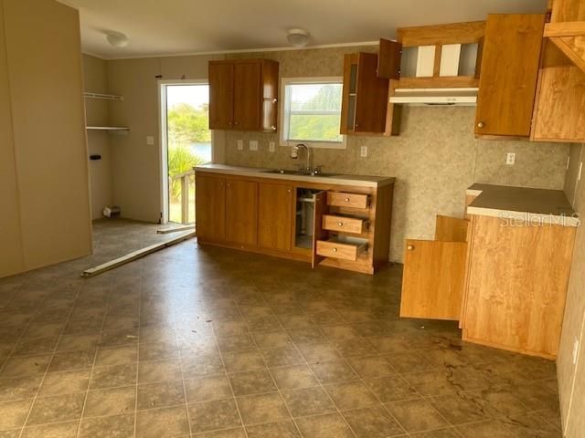 Recently Sold: $71,000 (3 beds, 2 baths, 1296 Square Feet)