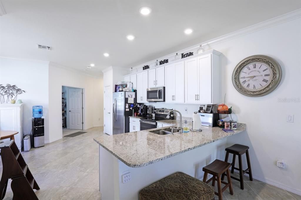 Recently Sold: $330,000 (3 beds, 2 baths, 1561 Square Feet)