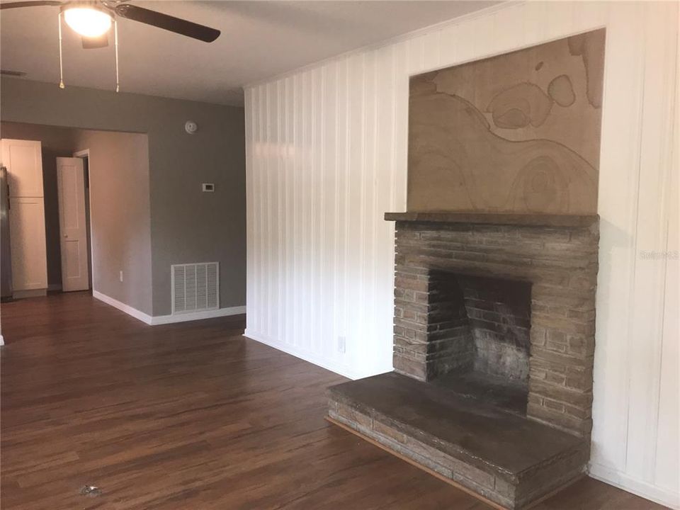 Recently Sold: $249,000 (3 beds, 1 baths, 1360 Square Feet)