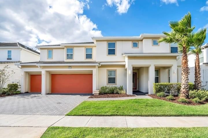 Recently Sold: $990,000 (14 beds, 11 baths, 6255 Square Feet)