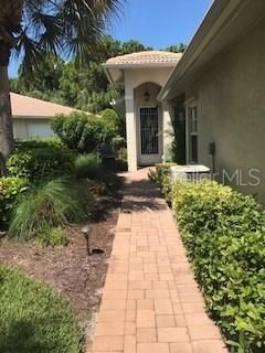Recently Sold: $350,000 (2 beds, 2 baths, 1385 Square Feet)