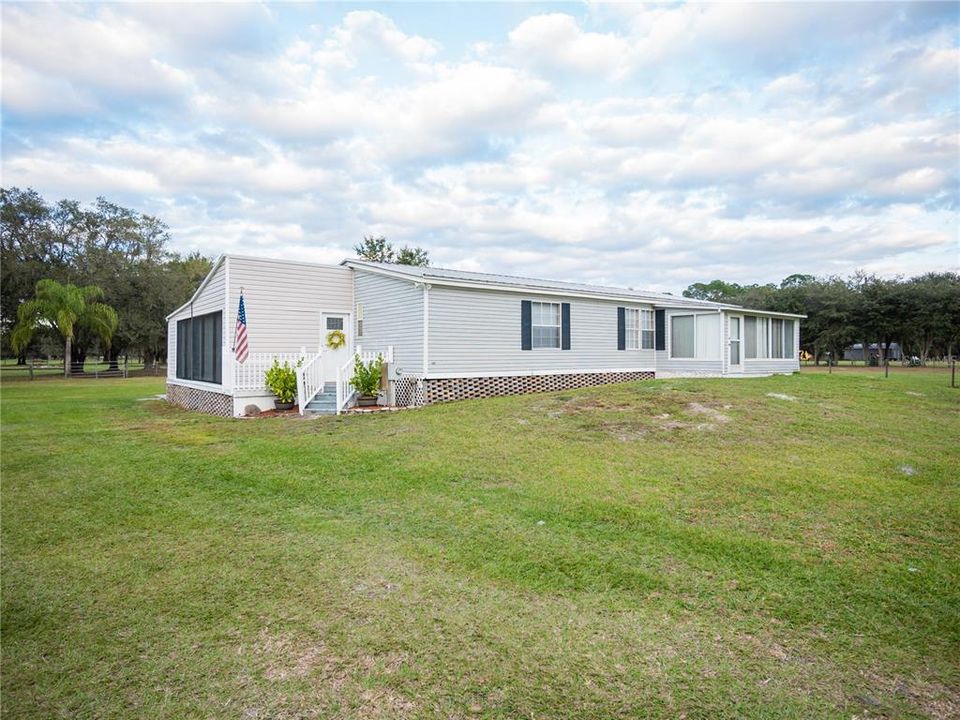 Vendido Recientemente: $375,000 (3 camas, 2 baños, 2200 Pies cuadrados)