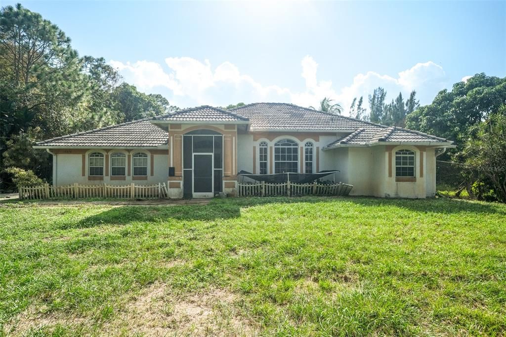 Recently Sold: $500,000 (4 beds, 2 baths, 2360 Square Feet)