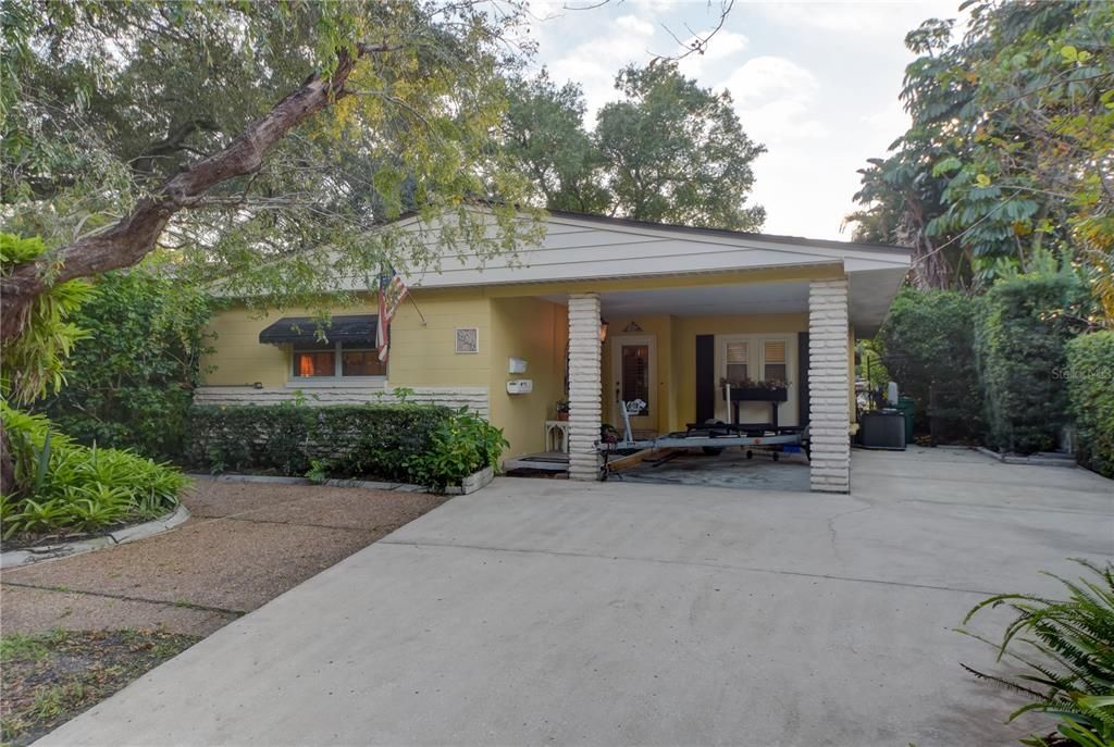 Недавно продано: $1,100,000 (2 спален, 1 ванн, 1305 Квадратных фут)