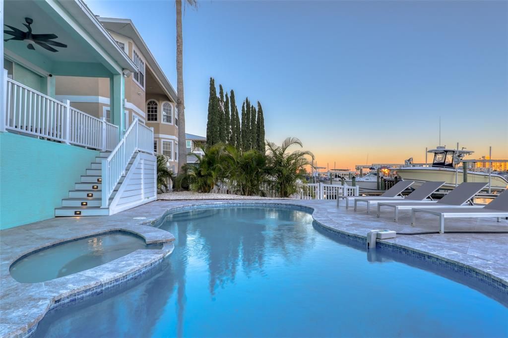 Recently Sold: $2,395,000 (4 beds, 3 baths, 2748 Square Feet)