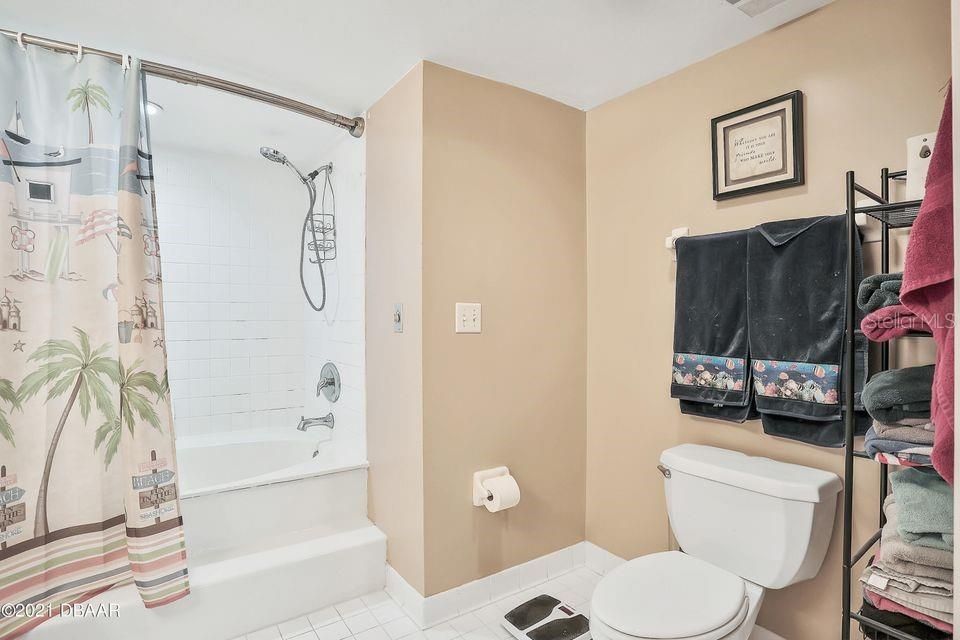 Recently Sold: $650,000 (3 beds, 3 baths, 1884 Square Feet)