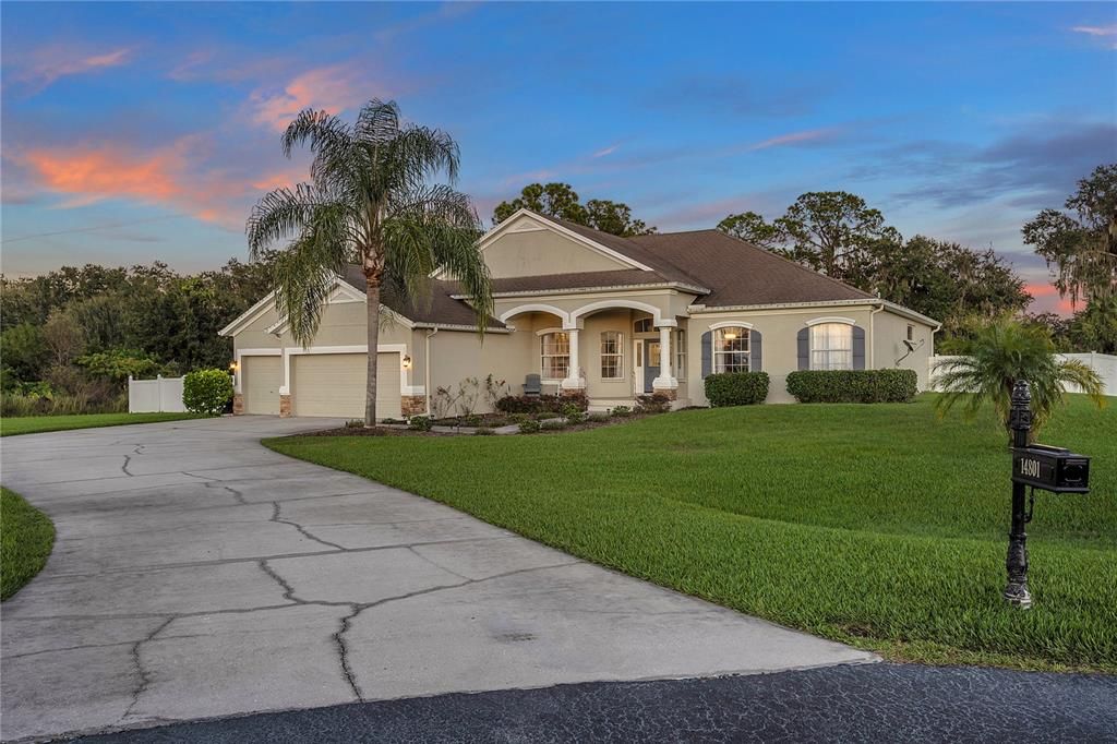 Recently Sold: $625,000 (4 beds, 3 baths, 2786 Square Feet)
