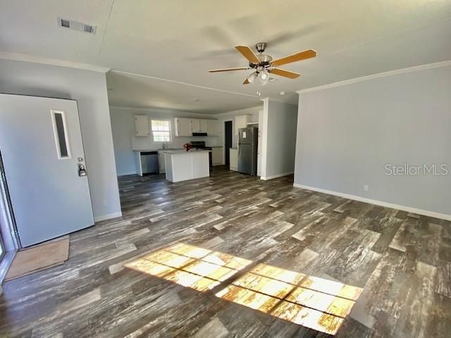 Recently Rented: $1,600 (3 beds, 2 baths, 1387 Square Feet)
