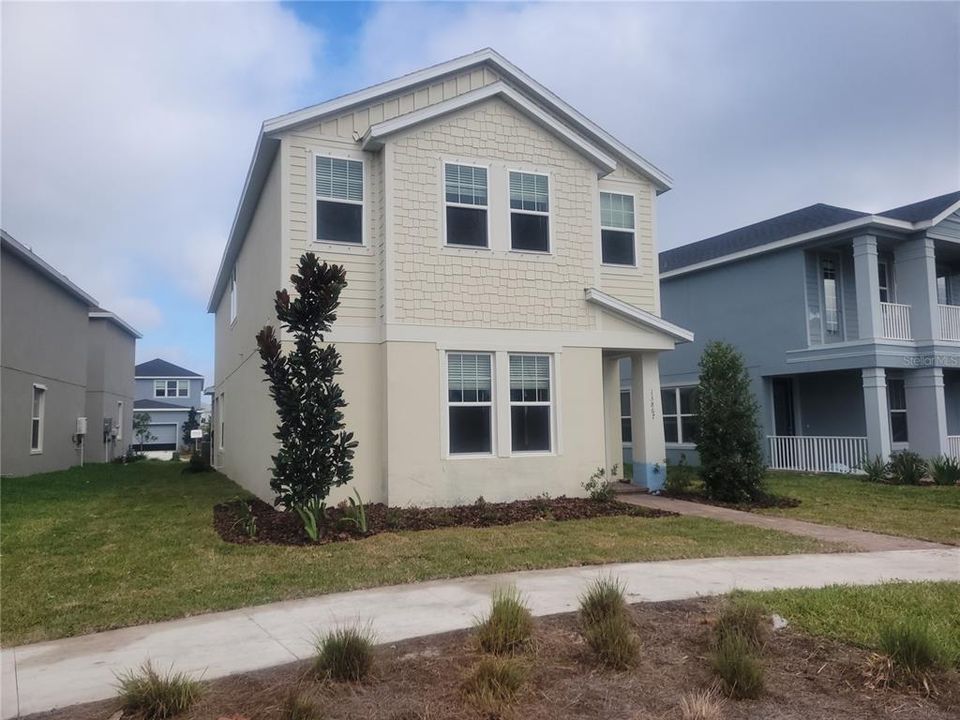 Недавно продано: $385,705 (4 спален, 3 ванн, 2441 Квадратных фут)