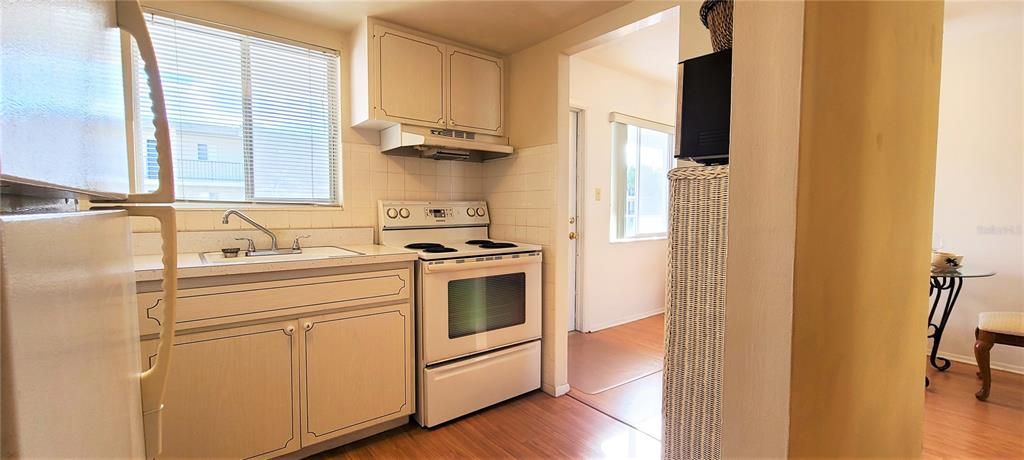 Recently Rented: $1,100 (1 beds, 1 baths, 576 Square Feet)