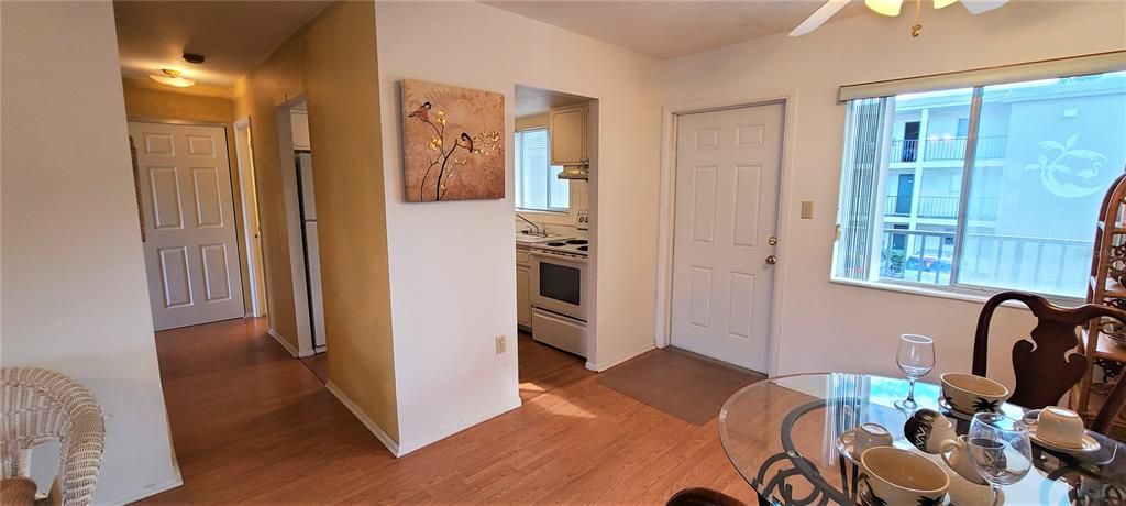 Recently Rented: $1,100 (1 beds, 1 baths, 576 Square Feet)