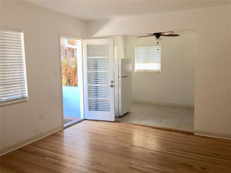 Recently Rented: $1,800 (2 beds, 1 baths, 600 Square Feet)