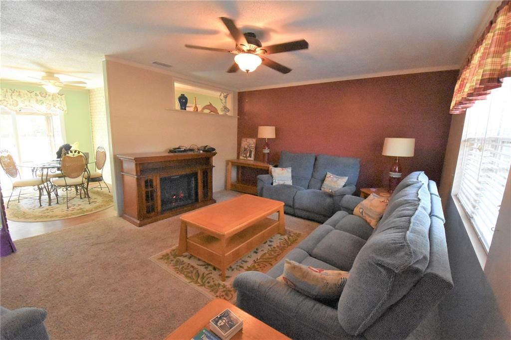 Recently Sold: $249,900 (3 beds, 2 baths, 1420 Square Feet)