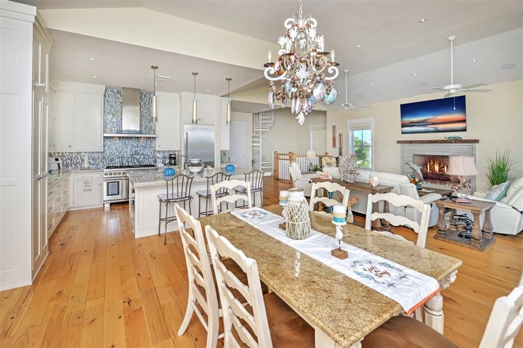 Recently Sold: $2,375,000 (4 beds, 4 baths, 3421 Square Feet)