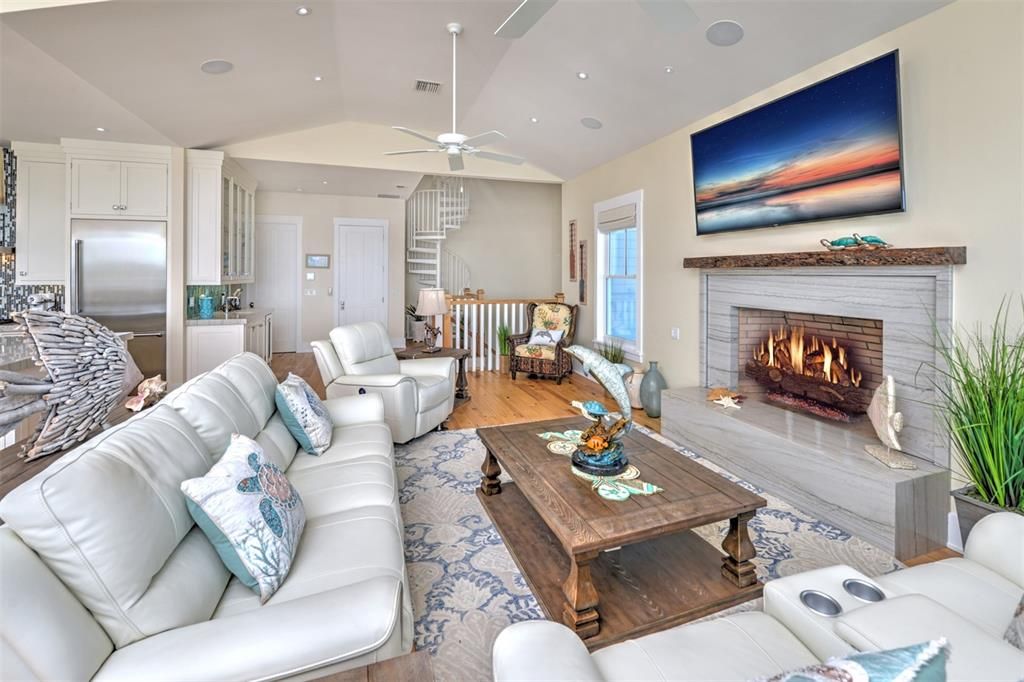 Recently Sold: $2,375,000 (4 beds, 4 baths, 3421 Square Feet)