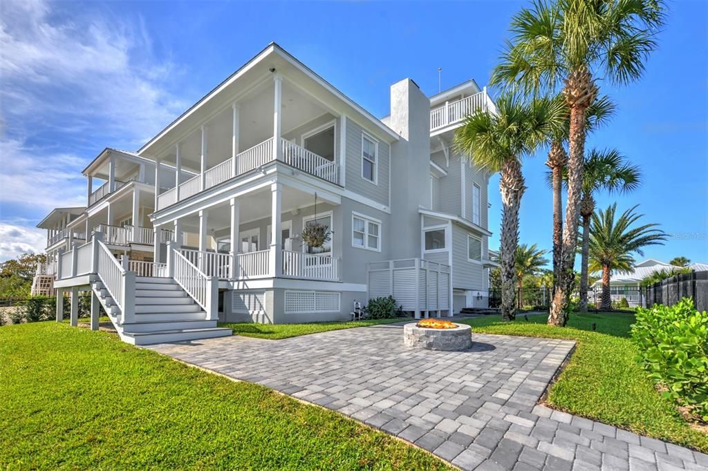 Recently Sold: $2,375,000 (4 beds, 4 baths, 3421 Square Feet)