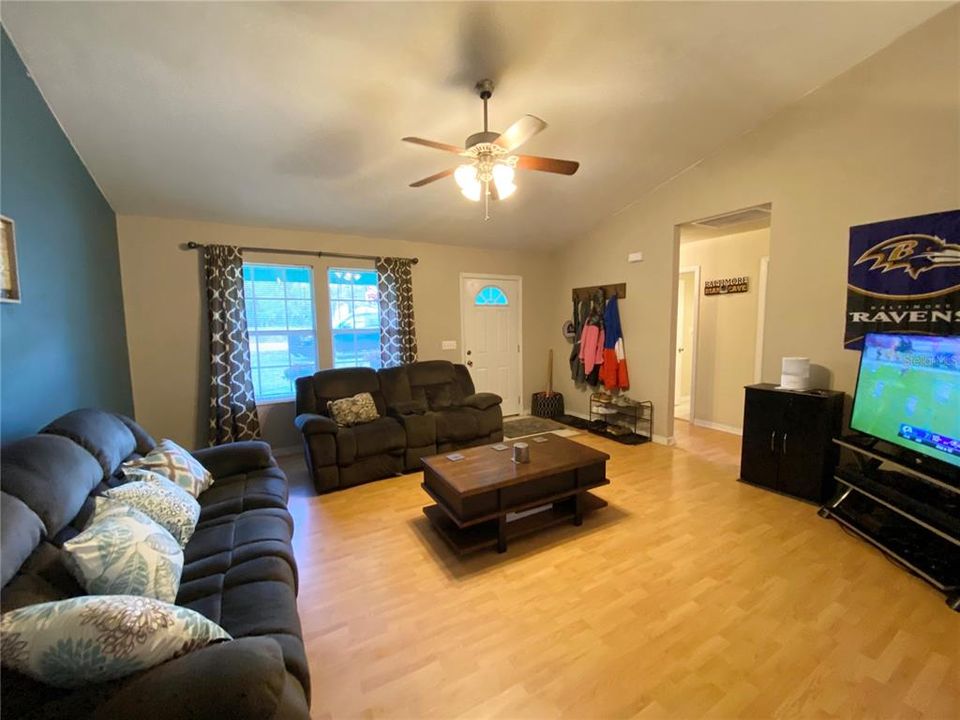 Recently Sold: $239,000 (3 beds, 2 baths, 1354 Square Feet)