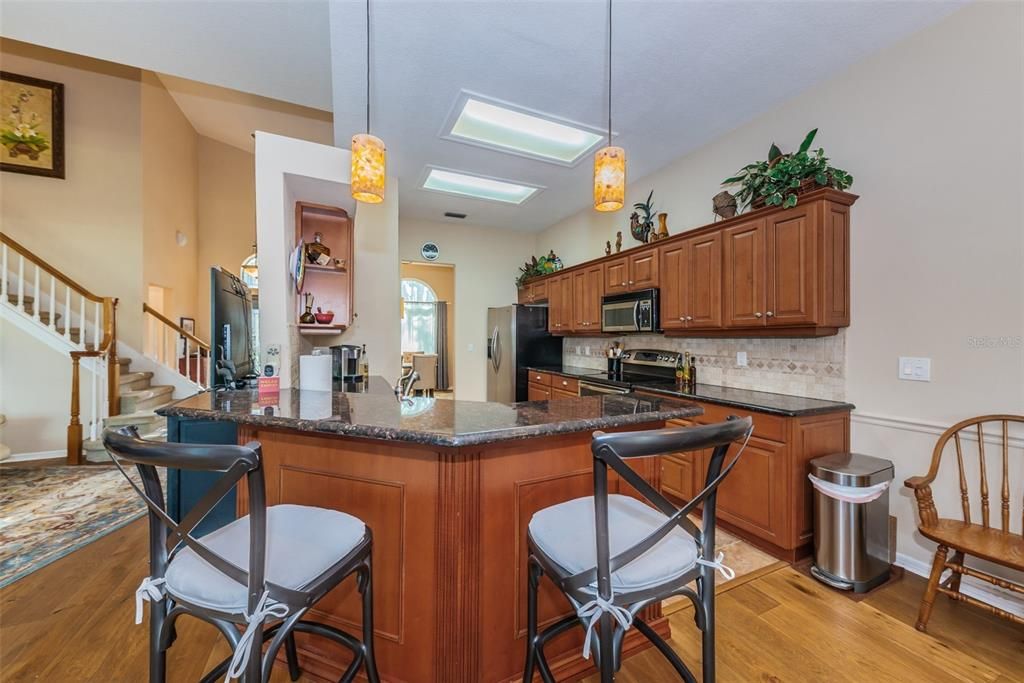 Recently Sold: $560,000 (3 beds, 2 baths, 2043 Square Feet)