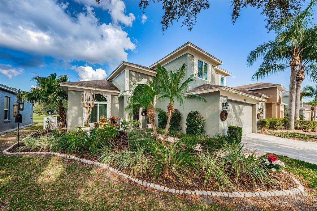 Recently Sold: $560,000 (3 beds, 2 baths, 2043 Square Feet)