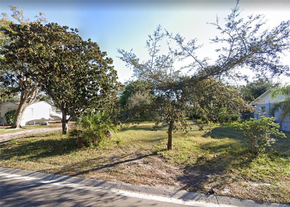 Недавно продано: $85,000 (0.14 acres)