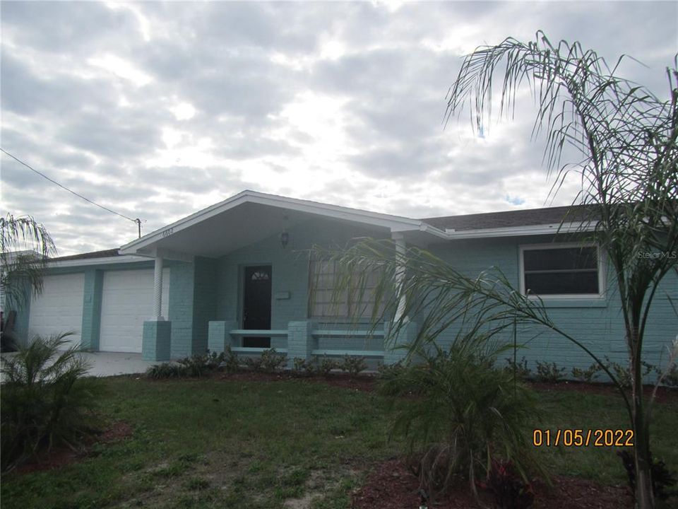 Recently Sold: $330,000 (3 beds, 2 baths, 1486 Square Feet)