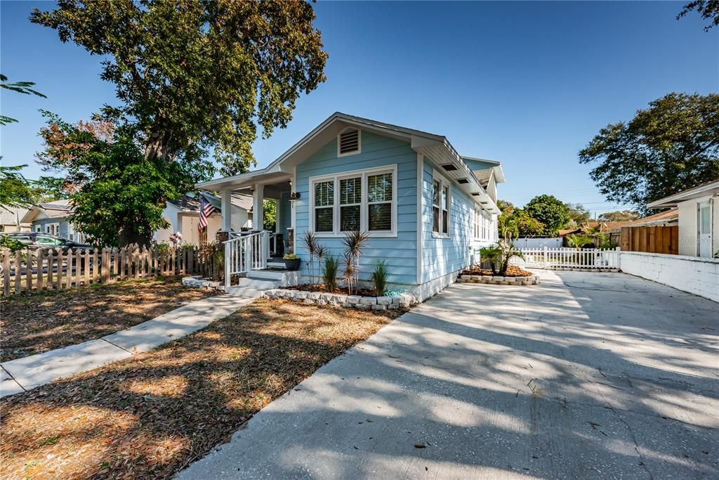 Recently Sold: $560,000 (4 beds, 3 baths, 1696 Square Feet)