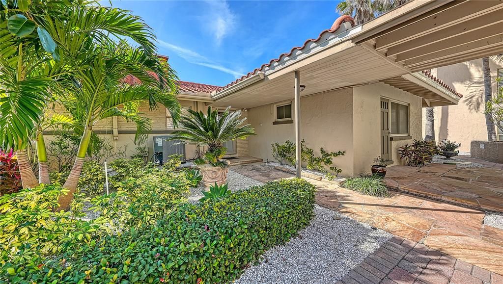 Recently Sold: $2,200,000 (2 beds, 2 baths, 1758 Square Feet)