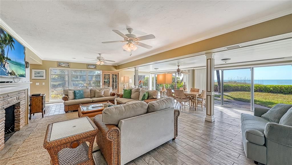 Recently Sold: $2,200,000 (2 beds, 2 baths, 1758 Square Feet)