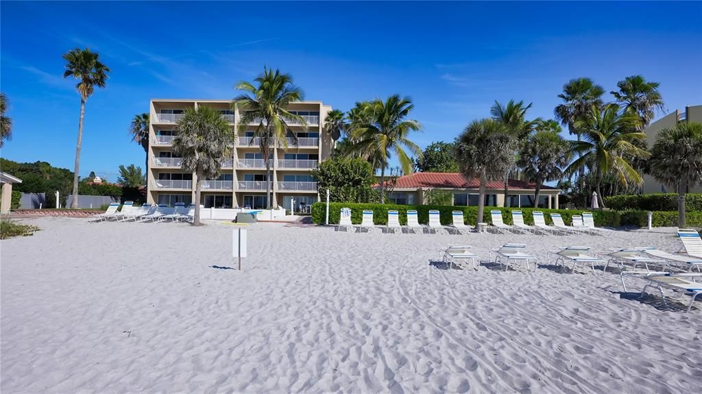 Recently Sold: $2,200,000 (2 beds, 2 baths, 1758 Square Feet)