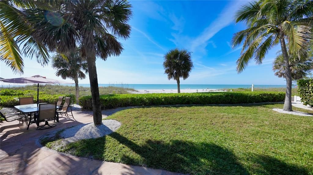 Recently Sold: $2,200,000 (2 beds, 2 baths, 1758 Square Feet)