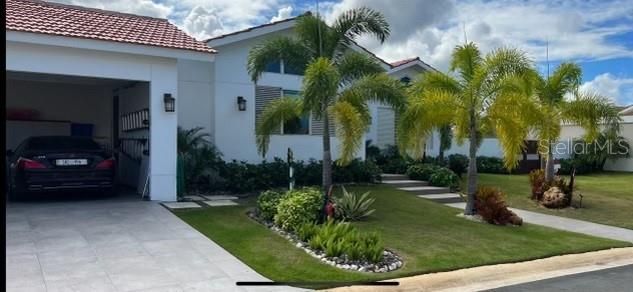 Vendido Recientemente: $2,900,000 (4 camas, 4 baños, 4000 Pies cuadrados)