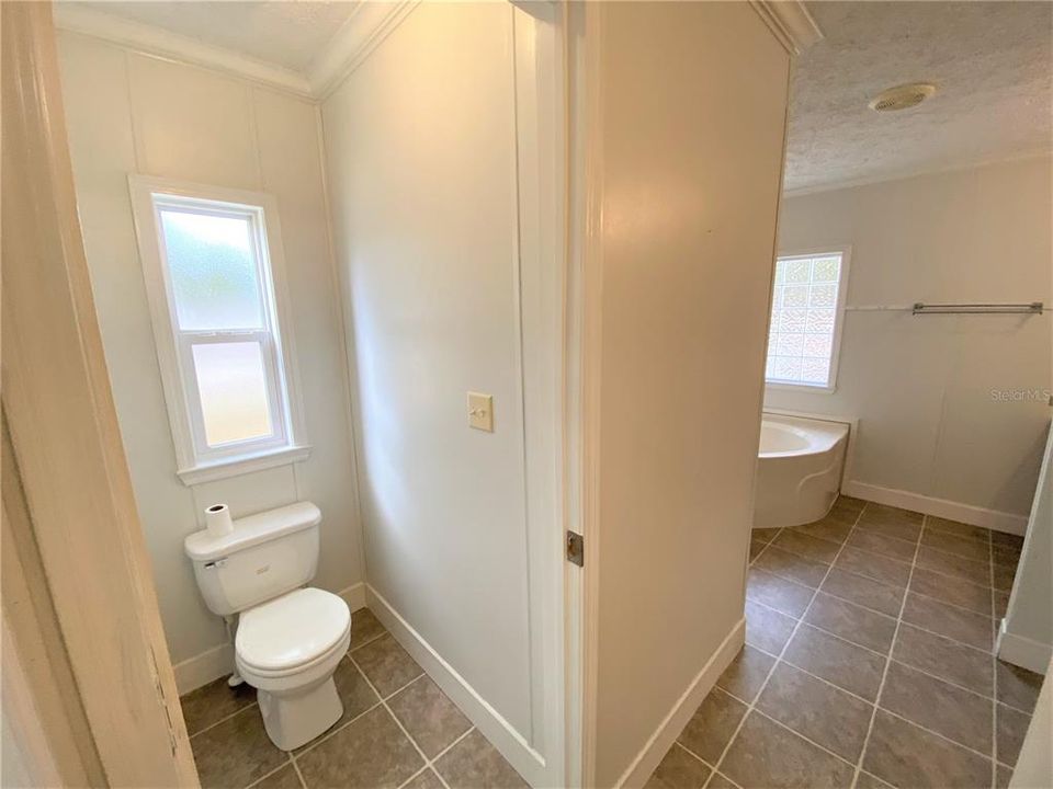 Separate toilet room