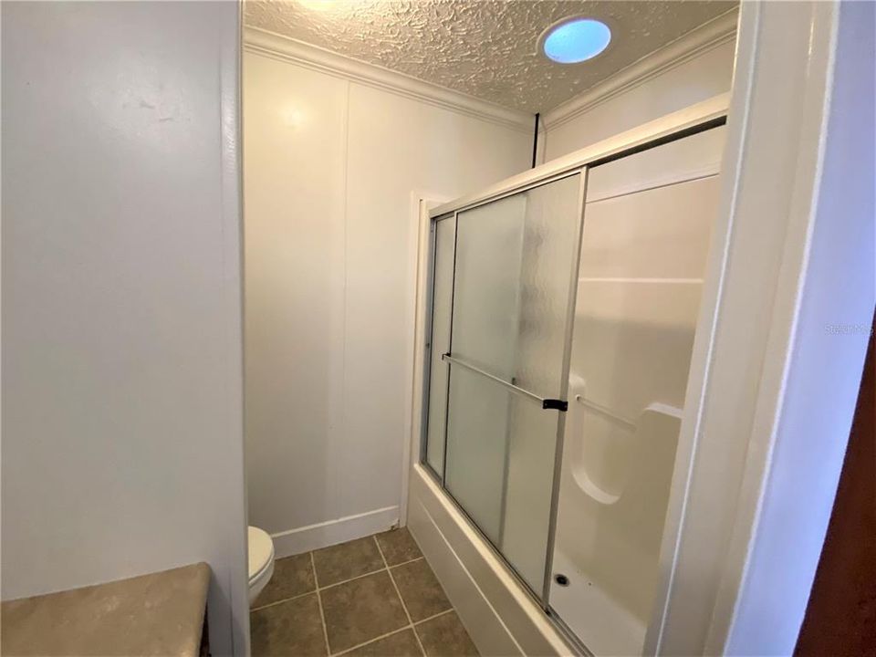 Shower tub combo in 2nd bathroom