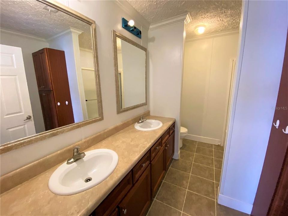 Lots of room in 2nd bathroom