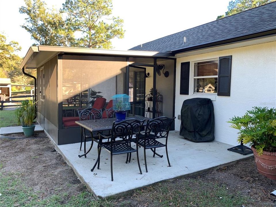 Recently Sold: $345,000 (3 beds, 2 baths, 1451 Square Feet)