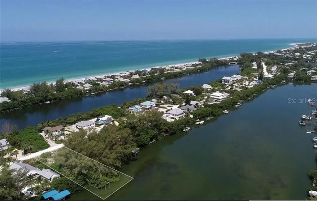 最近售出: $350,000 (0.25 acres)