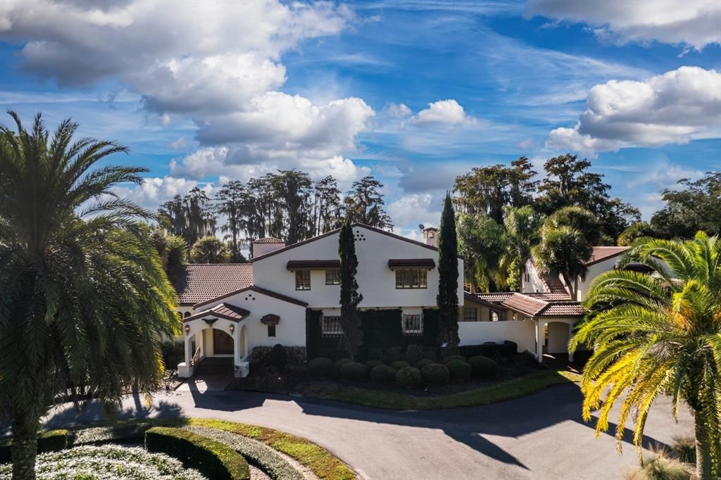 Recently Sold: $1,900,000 (4 beds, 5 baths, 6009 Square Feet)