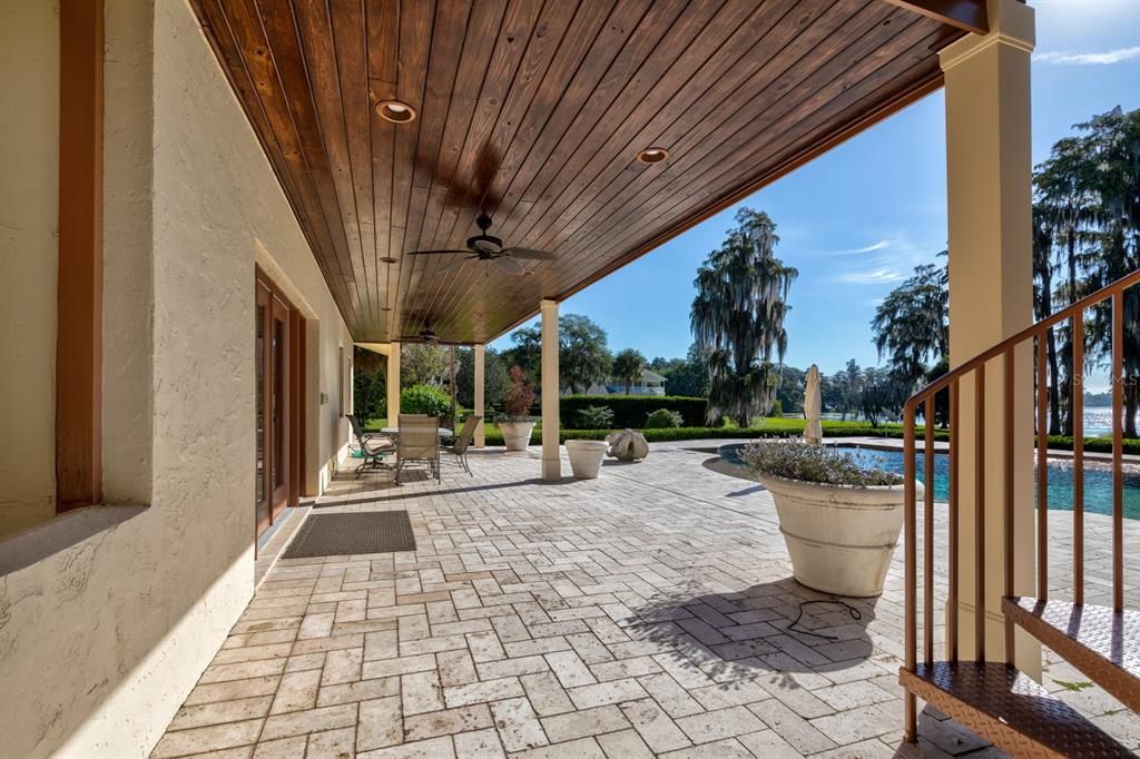 Recently Sold: $1,900,000 (4 beds, 5 baths, 6009 Square Feet)