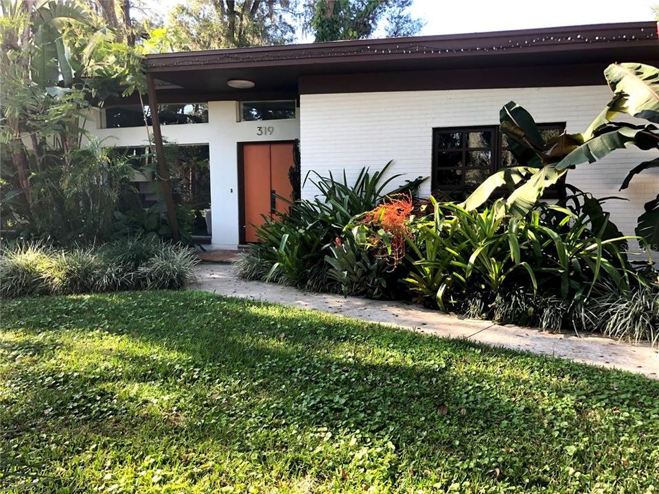 Recently Sold: $700,000 (4 beds, 3 baths, 2577 Square Feet)